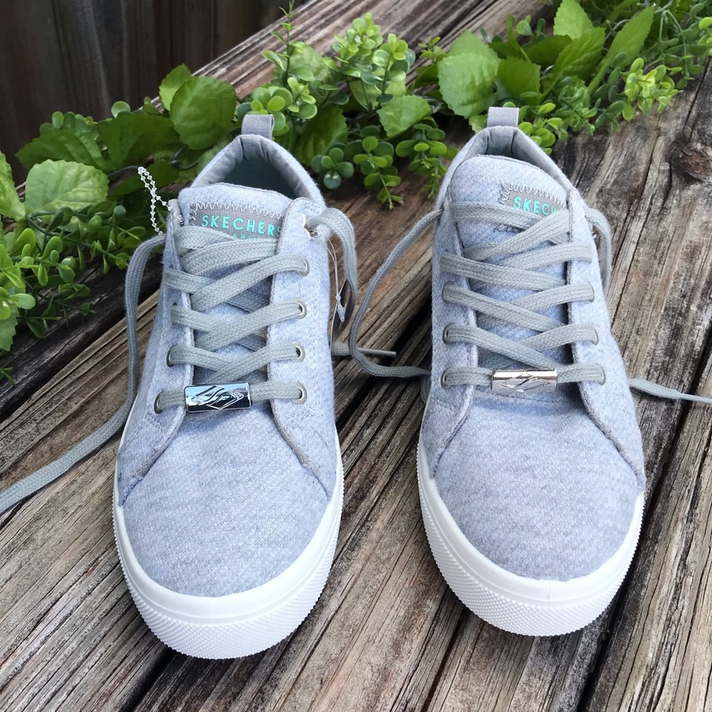SKECHERS | SNEAKER SIZE 5